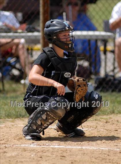 Thumbnail 3 in Cobden v. Cumberland (IHSA Class 1A Super-Sectional) photogallery.