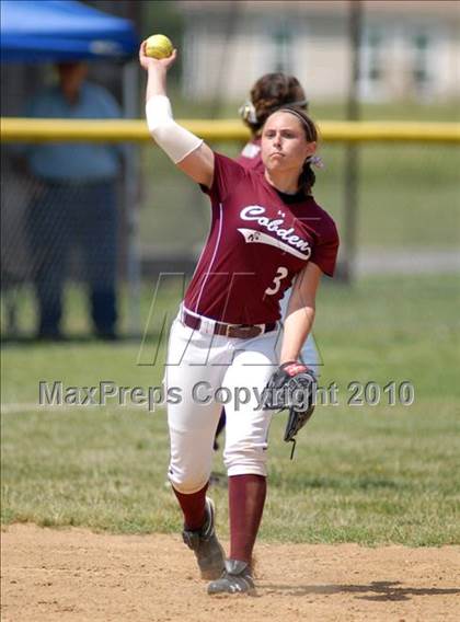 Thumbnail 2 in Cobden v. Cumberland (IHSA Class 1A Super-Sectional) photogallery.