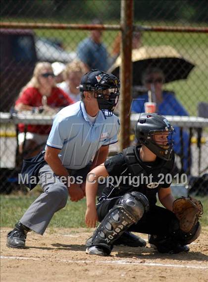 Thumbnail 2 in Cobden v. Cumberland (IHSA Class 1A Super-Sectional) photogallery.