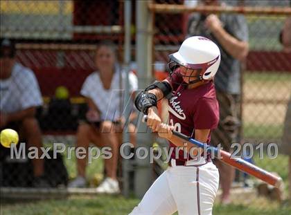 Thumbnail 1 in Cobden v. Cumberland (IHSA Class 1A Super-Sectional) photogallery.