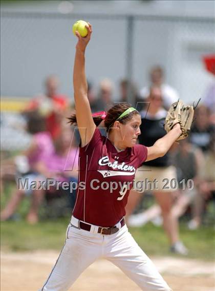 Thumbnail 1 in Cobden v. Cumberland (IHSA Class 1A Super-Sectional) photogallery.