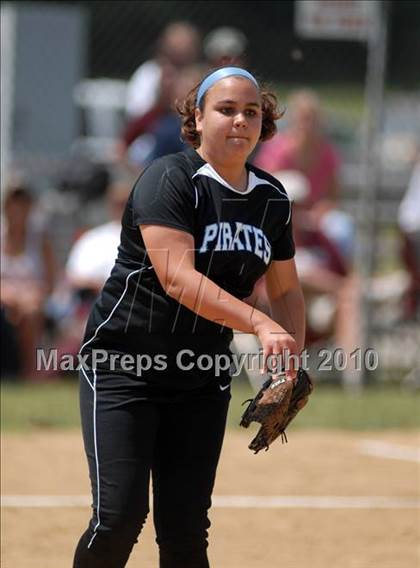Thumbnail 1 in Cobden v. Cumberland (IHSA Class 1A Super-Sectional) photogallery.