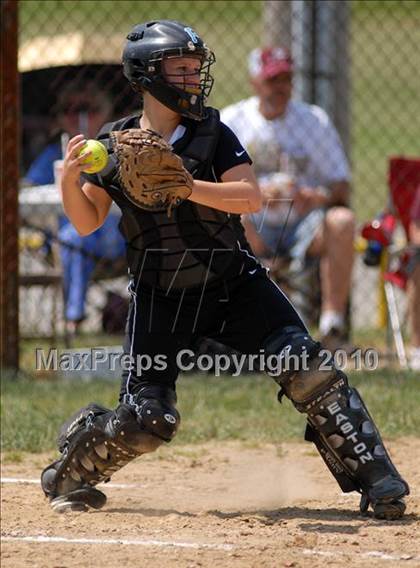 Thumbnail 2 in Cobden v. Cumberland (IHSA Class 1A Super-Sectional) photogallery.