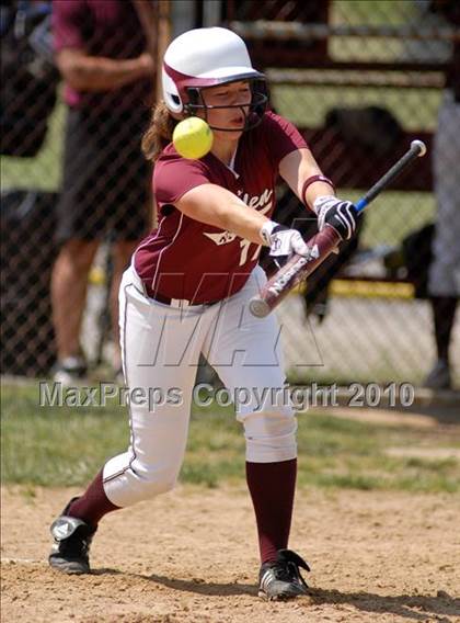 Thumbnail 1 in Cobden v. Cumberland (IHSA Class 1A Super-Sectional) photogallery.