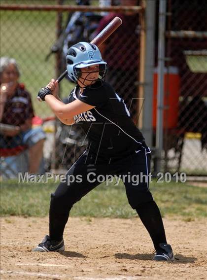 Thumbnail 1 in Cobden v. Cumberland (IHSA Class 1A Super-Sectional) photogallery.