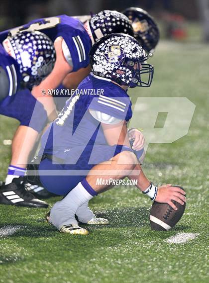 Thumbnail 1 in San Saba vs. Rivercrest (UIL 2A Division 1 Region 2 Semifinal) photogallery.