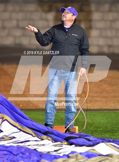 Thumbnail 2 in San Saba vs. Rivercrest (UIL 2A Division 1 Region 2 Semifinal) photogallery.