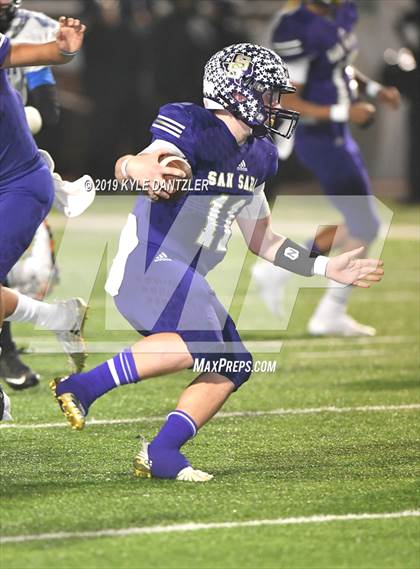 Thumbnail 2 in San Saba vs. Rivercrest (UIL 2A Division 1 Region 2 Semifinal) photogallery.