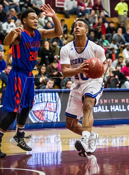 Thumbnail 3 in Bishop O'Connell vs. Rainier Beach (Spalding Hoophall Classic) photogallery.