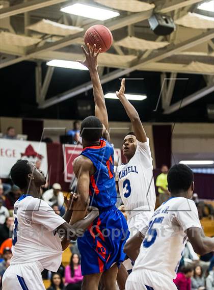 Thumbnail 3 in Bishop O'Connell vs. Rainier Beach (Spalding Hoophall Classic) photogallery.