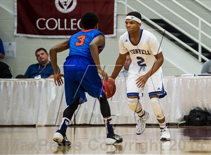 Thumbnail 1 in Bishop O'Connell vs. Rainier Beach (Spalding Hoophall Classic) photogallery.