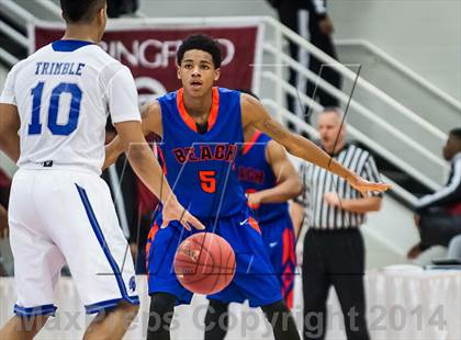 Thumbnail 2 in Bishop O'Connell vs. Rainier Beach (Spalding Hoophall Classic) photogallery.