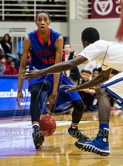 Thumbnail 2 in Bishop O'Connell vs. Rainier Beach (Spalding Hoophall Classic) photogallery.