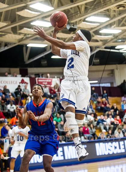 Thumbnail 2 in Bishop O'Connell vs. Rainier Beach (Spalding Hoophall Classic) photogallery.