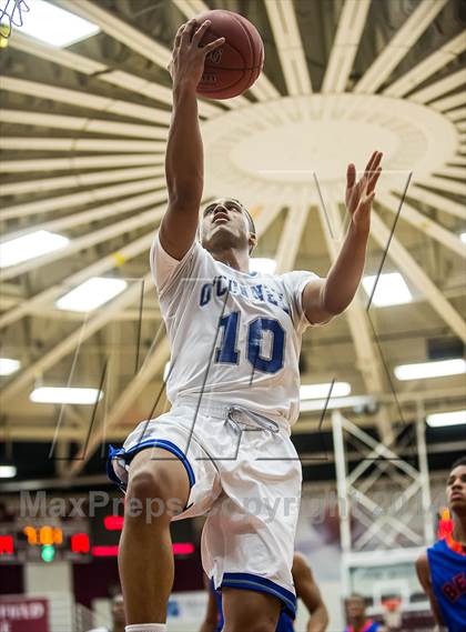 Thumbnail 1 in Bishop O'Connell vs. Rainier Beach (Spalding Hoophall Classic) photogallery.