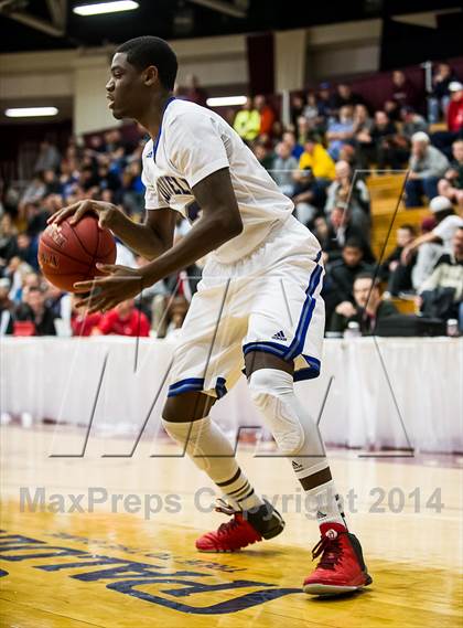 Thumbnail 2 in Bishop O'Connell vs. Rainier Beach (Spalding Hoophall Classic) photogallery.
