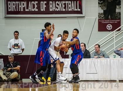 Thumbnail 1 in Bishop O'Connell vs. Rainier Beach (Spalding Hoophall Classic) photogallery.