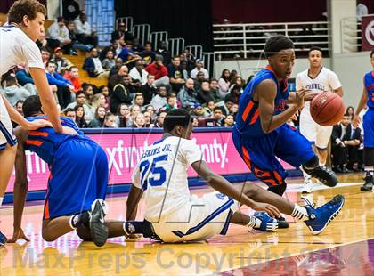 Thumbnail 2 in Bishop O'Connell vs. Rainier Beach (Spalding Hoophall Classic) photogallery.