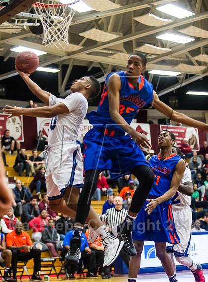 Thumbnail 2 in Bishop O'Connell vs. Rainier Beach (Spalding Hoophall Classic) photogallery.