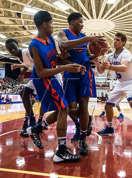 Thumbnail 2 in Bishop O'Connell vs. Rainier Beach (Spalding Hoophall Classic) photogallery.