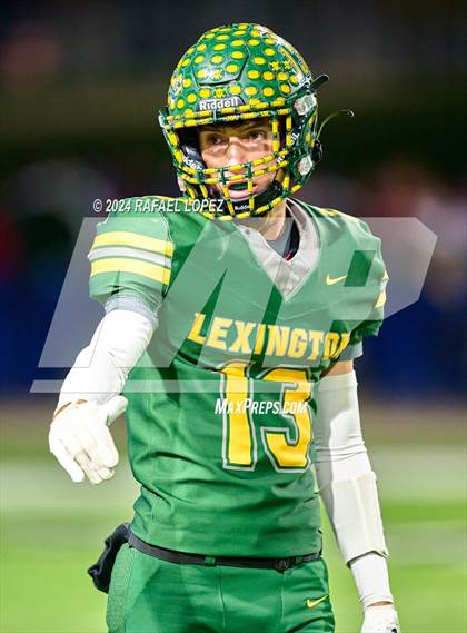 Thumbnail 2 in Tidehaven vs. Lexington (UIL 3A D2 Football Quarterfinal) photogallery.