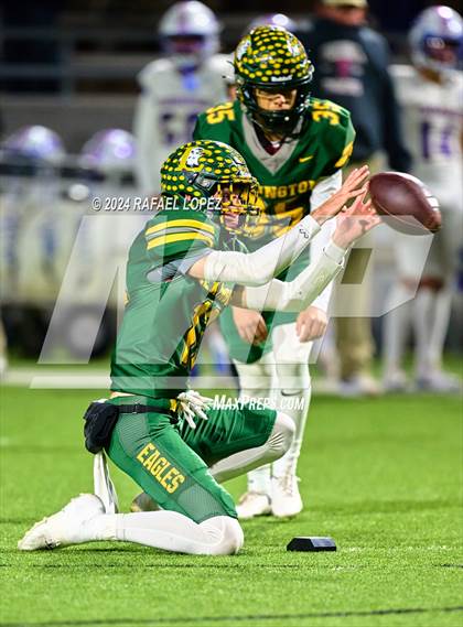 Thumbnail 1 in Tidehaven vs. Lexington (UIL 3A D2 Football Quarterfinal) photogallery.