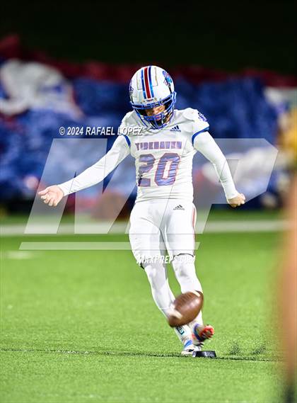 Thumbnail 3 in Tidehaven vs. Lexington (UIL 3A D2 Football Quarterfinal) photogallery.