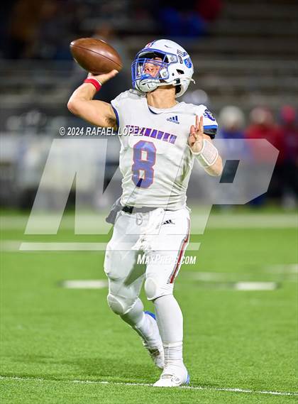 Thumbnail 2 in Tidehaven vs. Lexington (UIL 3A D2 Football Quarterfinal) photogallery.