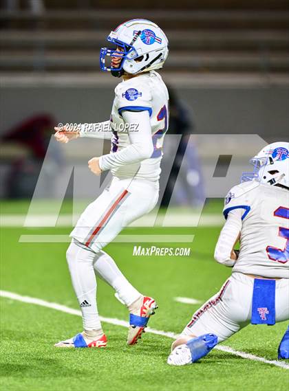 Thumbnail 2 in Tidehaven vs. Lexington (UIL 3A D2 Football Quarterfinal) photogallery.