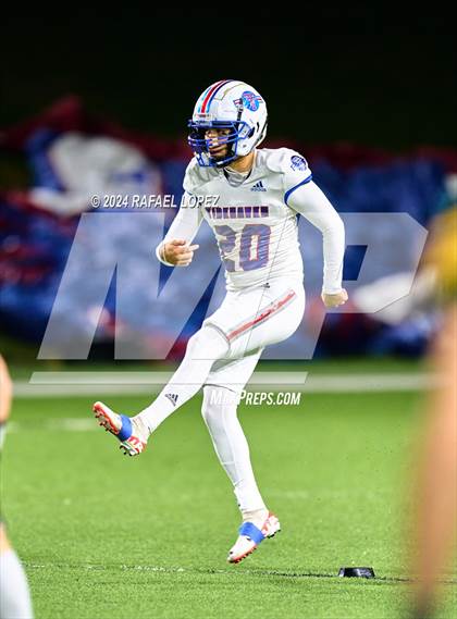 Thumbnail 1 in Tidehaven vs. Lexington (UIL 3A D2 Football Quarterfinal) photogallery.