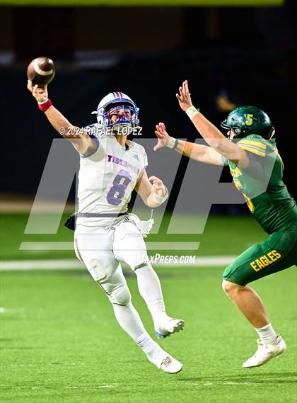 Thumbnail 2 in Tidehaven vs. Lexington (UIL 3A D2 Football Quarterfinal) photogallery.