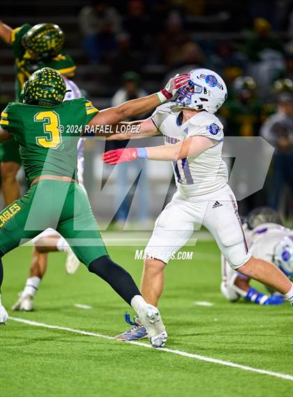 Thumbnail 2 in Tidehaven vs. Lexington (UIL 3A D2 Football Quarterfinal) photogallery.