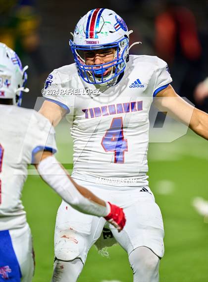 Thumbnail 1 in Tidehaven vs. Lexington (UIL 3A D2 Football Quarterfinal) photogallery.