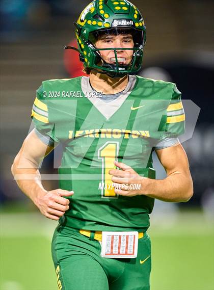 Thumbnail 3 in Tidehaven vs. Lexington (UIL 3A D2 Football Quarterfinal) photogallery.