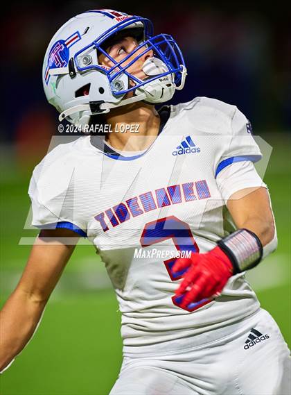 Thumbnail 2 in Tidehaven vs. Lexington (UIL 3A D2 Football Quarterfinal) photogallery.