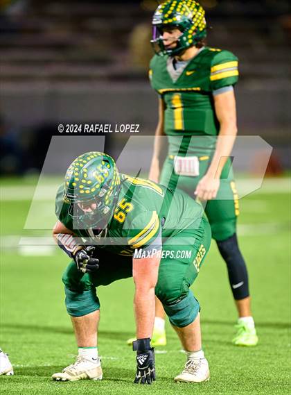 Thumbnail 3 in Tidehaven vs. Lexington (UIL 3A D2 Football Quarterfinal) photogallery.