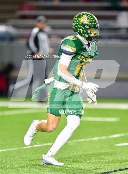 Thumbnail 2 in Tidehaven vs. Lexington (UIL 3A D2 Football Quarterfinal) photogallery.