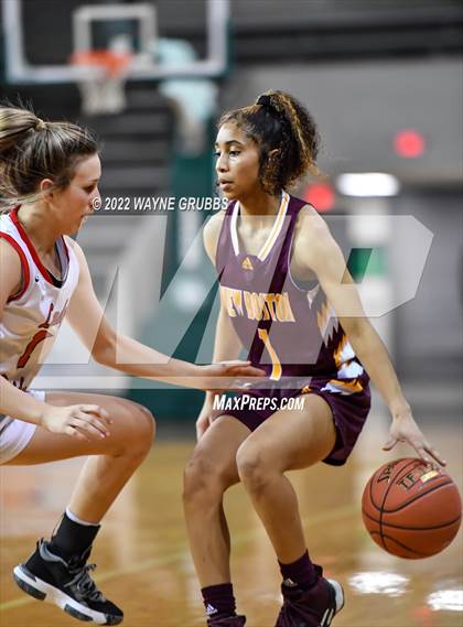 Thumbnail 1 in Winnsboro vs. New Boston (UIL 3A Region 2 Bi-District Playoff) photogallery.