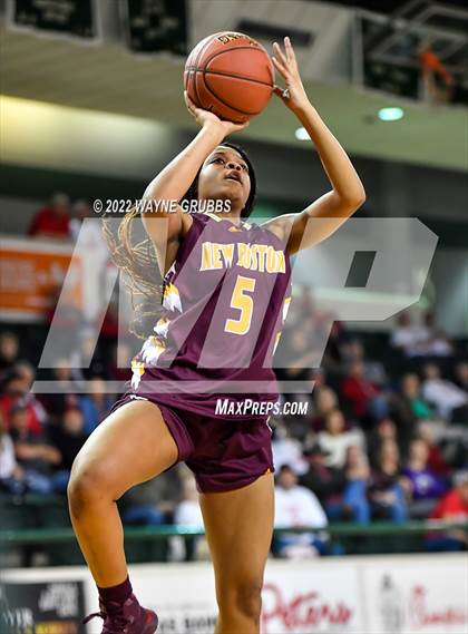 Thumbnail 1 in Winnsboro vs. New Boston (UIL 3A Region 2 Bi-District Playoff) photogallery.