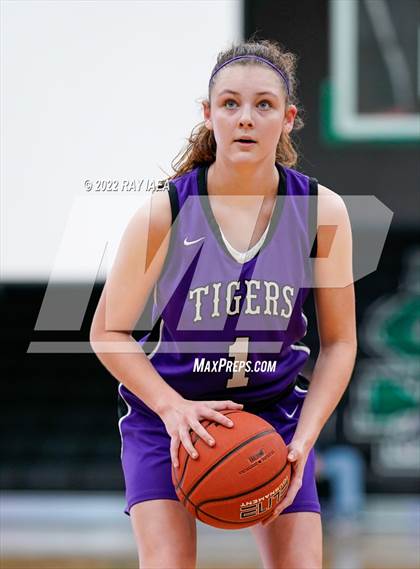 Thumbnail 1 in Millennium vs. Laguna Creek photogallery.