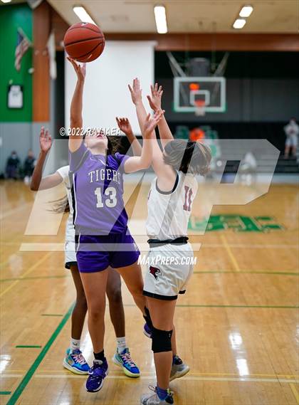 Thumbnail 1 in Millennium vs. Laguna Creek photogallery.