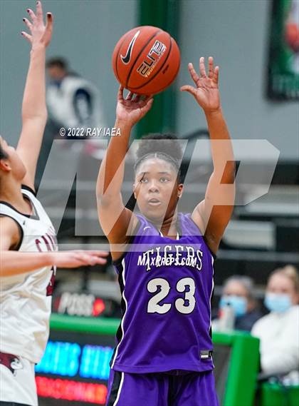 Thumbnail 2 in Millennium vs. Laguna Creek photogallery.