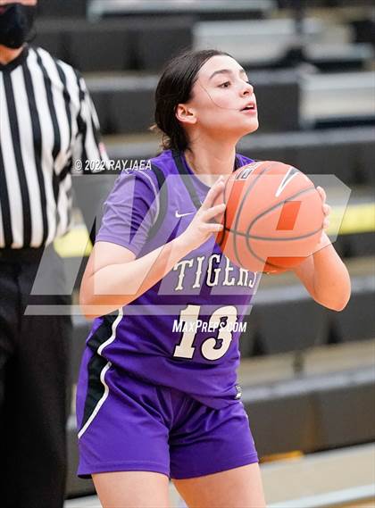Thumbnail 3 in Millennium vs. Laguna Creek photogallery.