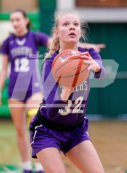 Thumbnail 3 in Millennium vs. Laguna Creek photogallery.