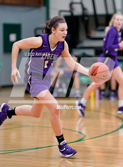 Thumbnail 3 in Millennium vs. Laguna Creek photogallery.