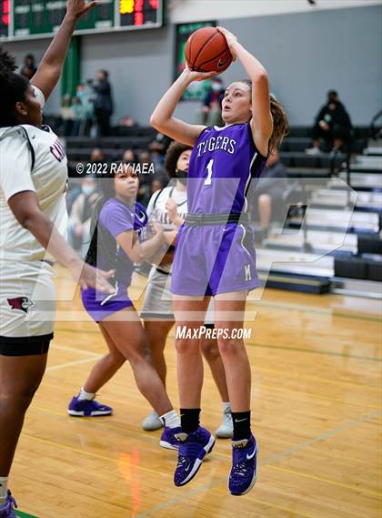 Thumbnail 2 in Millennium vs. Laguna Creek photogallery.