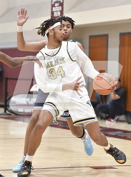 Thumbnail 2 in Oak Park vs. Canyon Springs (Rancho Mirage Holiday Invitational) photogallery.