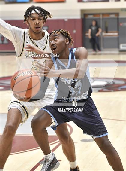 Thumbnail 3 in Oak Park vs. Canyon Springs (Rancho Mirage Holiday Invitational) photogallery.