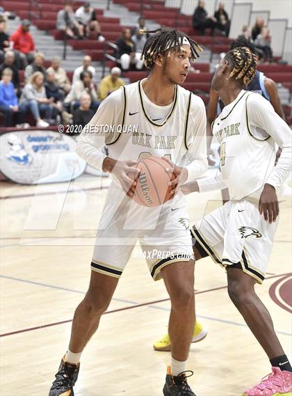 Thumbnail 1 in Oak Park vs. Canyon Springs (Rancho Mirage Holiday Invitational) photogallery.
