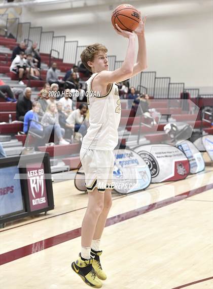 Thumbnail 2 in Oak Park vs. Canyon Springs (Rancho Mirage Holiday Invitational) photogallery.